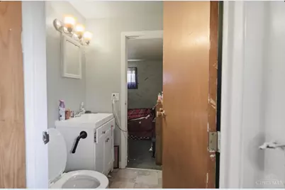 298 Kinsman Court, Delhi Township, OH 45238 - Photo 9