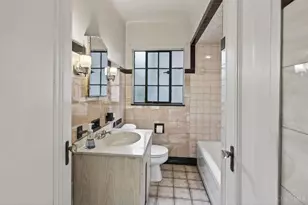 3830 Drakewood Dr, Cincinnati, OH 45209 - Photo 15