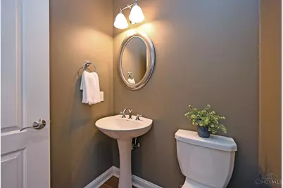 3220 Linwood Avenue, Cincinnati, OH 45226 - Photo 11