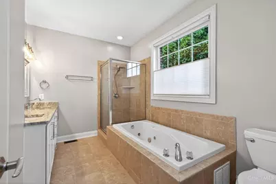 1646 Fairway Crest, Miami Township, OH 45140 - Photo 25