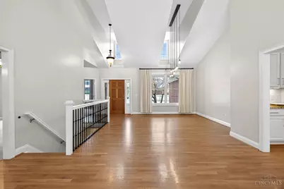 1646 Fairway Crest, Miami Township, OH 45140 - Photo 7