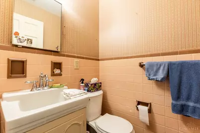 5801 Blue Spruce Lane, Cincinnati, OH 45224 - Photo 17