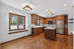 560 Blackhawk Trail, Miami Township, OH 45140 - Photo 13