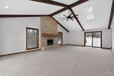 560 Blackhawk Trail, Miami Township, OH 45140 - Photo 9