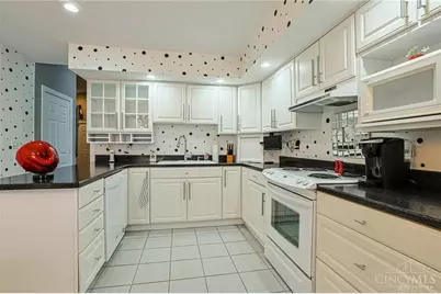 735 Chaucer, Tipp City, OH 45371 - Photo 13