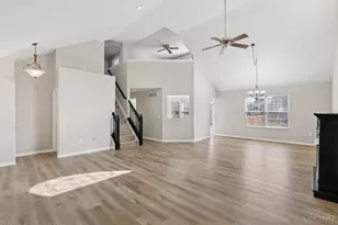 6636 Honey Suckle Ln, Hamilton Township, OH 45039 - Photo 7