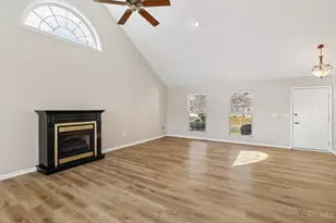 6636 Honey Suckle Ln, Hamilton Township, OH 45039 - Photo 9