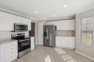 6636 Honey Suckle Ln, Hamilton Township, OH 45039 - Photo 11