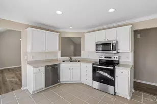 6636 Honey Suckle Ln, Hamilton Township, OH 45039 - Photo 13