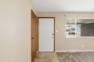 1315 Brentwood St, Middletown, OH 45044 - Photo 7