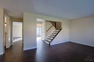 18 Oakwood Ct, Springdale, OH 45246 - Photo 5