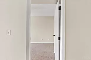 9319 Winton Rd, Springfield Township, OH 45231 - Photo 17