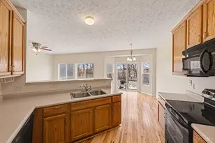 2880 Manor Ct, Troy, OH 45373 - Photo 9