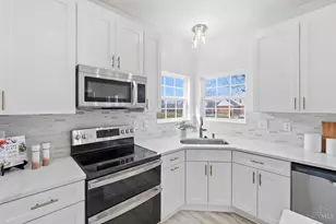 5715 Hawthorne Reserves Dr, Liberty Township, OH 45044 - Photo 19