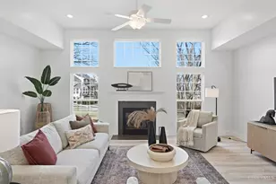 5715 Hawthorne Reserves Dr, Liberty Township, OH 45044 - Photo 11