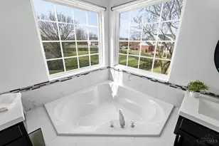 5715 Hawthorne Reserves Dr, Liberty Township, OH 45044 - Photo 41