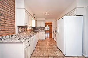 2140 Trailwood Dr, Cincinnati, OH 45230 - Photo 17