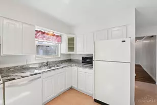 1128 Oldwick Dr, Reading, OH 45215 - Photo 9