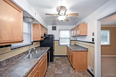 7552 Montgomery Road #1, Sycamore Township, OH 45236 - Photo 11