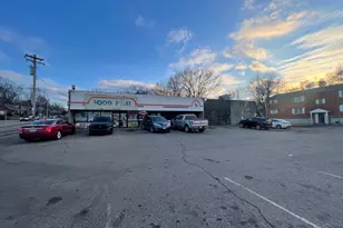 1205 W Galbraith Rd, Cincinnati, OH 45231 - Photo 1