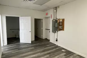 1205 W Galbraith Rd, Cincinnati, OH 45231 - Photo 7