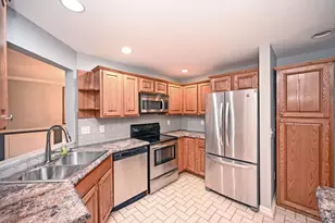 6321 Eagles Lake Dr, Cincinnati, OH 45248 - Photo 15