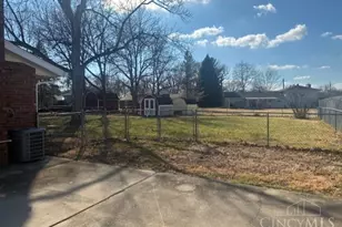 5263 Tallawanda Dr, Fairfield, OH 45014 - Photo 5