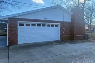 5263 Tallawanda Dr, Fairfield, OH 45014 - Photo 3