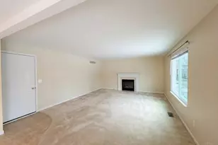 5705 Pepperridge Ct, Hamilton Township, OH 45039 - Photo 3