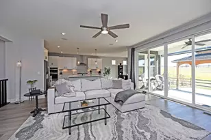 1160 Golf Club Dr, Turtle Creek Township, OH 45036 - Photo 9