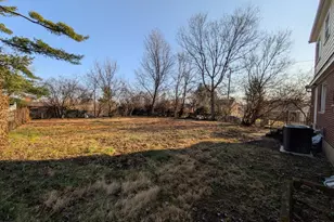 3236 Van Zandt Dr, Green Township, OH 45211 - Photo 3