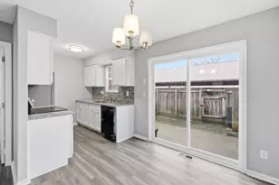 3424 Sunbury Ln, Colerain Township, OH 45251 - Photo 7