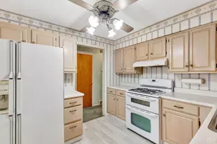 712 Libbejo Dr, Delhi Township, OH 45233 - Photo 9