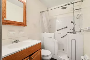 7929 Fairhope Ct, Springfield Township, OH 45224 - Photo 19