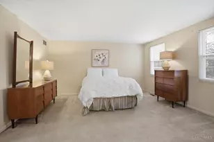 8061 Highfield Ct, Sycamore Township, OH 45242 - Photo 17