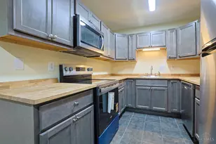 10086 Windswept Ln, Colerain Township, OH 45251 - Photo 9