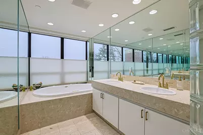 2121 Alpine Place #301, Cincinnati, OH 45206 - Photo 23