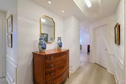 2121 Alpine Place #301, Cincinnati, OH 45206 - Photo 3