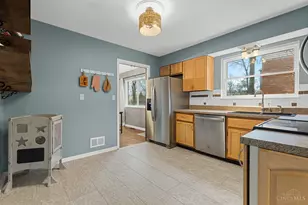 1662 Hilltree Dr, Anderson Township, OH 45255 - Photo 13