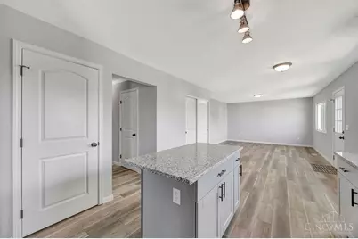 875 Venetian Terrace, Cincinnati, OH 45224 - Photo 17