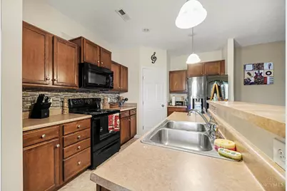 9382 Stoneybrooke #13B, Springfield Township, OH 45231 - Photo 3