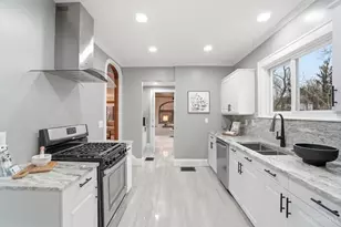 1352 Westminster Dr, Cincinnati, OH 45229 - Photo 13