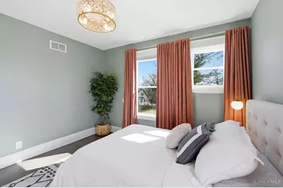 6867 Hurd Avenue, Columbia Township, OH 45227 - Photo 23