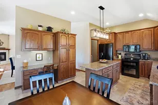 2366 Rosina Dr, Miamisburg, OH 45342 - Photo 13