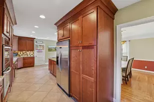 852 Finney Trail, Springfield Township, OH 45224 - Photo 13