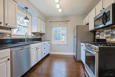 26 W Mills Avenue, Wyoming, OH 45215 - Photo 15
