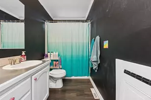 5635 Thomas Rd, Lewis Township, OH 45121 - Photo 11