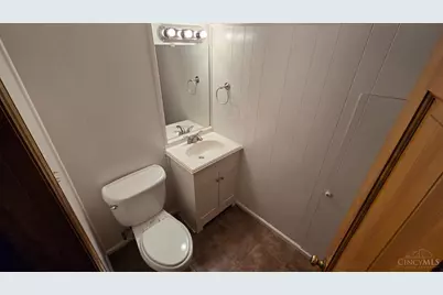 8468 Plainfield Road, Deer Park, OH 45236 - Photo 13