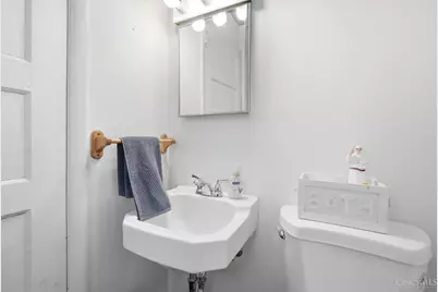 3852 Dakota Avenue, Cincinnati, OH 45229 - Photo 27