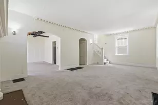 810 S Fred Shuttlesworth Cir, Cincinnati, OH 45229 - Photo 5